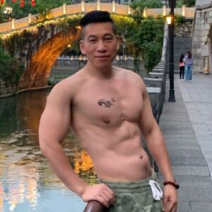 林允