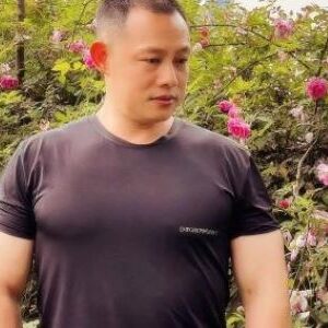 梁洛施