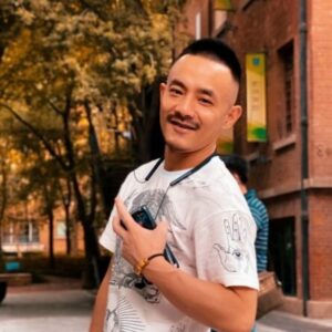 江铠同