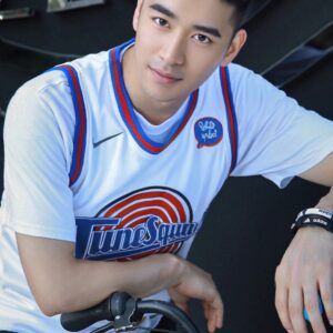 李宏伟