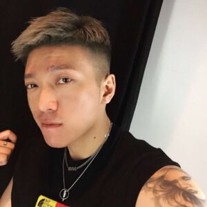 霍尊