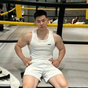 黄嘉伟