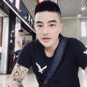 巨春雷