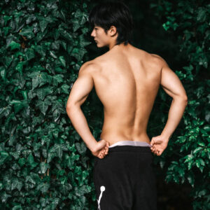 李华