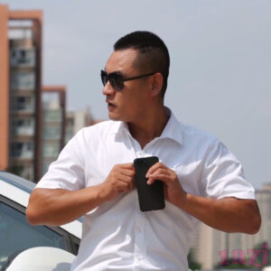李艺彤