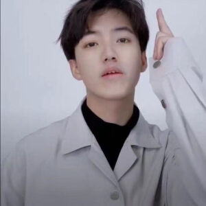 李佳隆