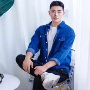 梁小龙