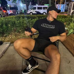 袁一琦