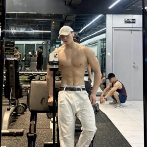 周柯宇