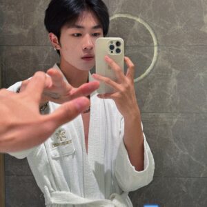 王传君