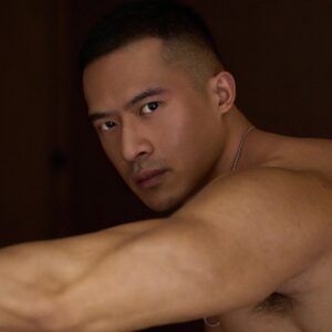 李行亮