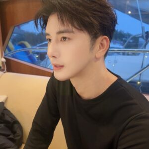 黄明明